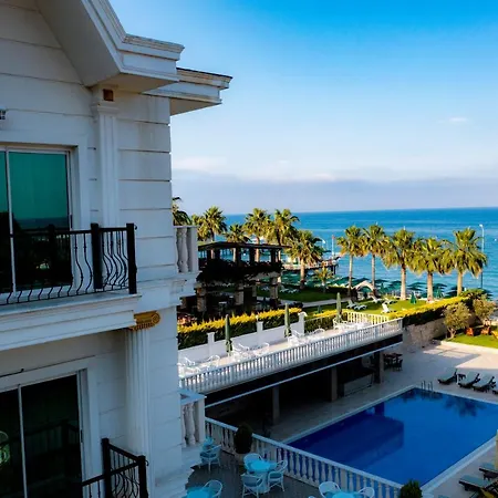 La Hoya Beach Hotel